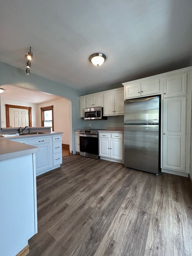 Building Photo - Beautiful 2 Bedroom 2 Bathroom House