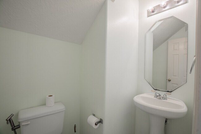 Building Photo - 4823 Zachary Ln