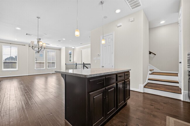 Building Photo - 2707 Shadybrook Meadow Dr
