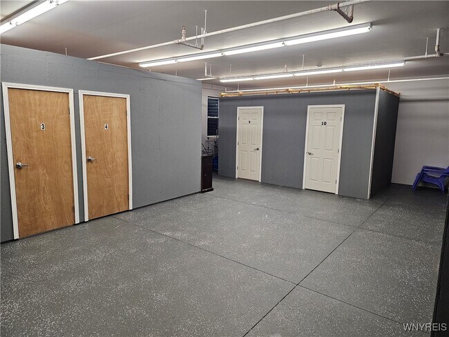 Building Photo - 610 Ayer Rd