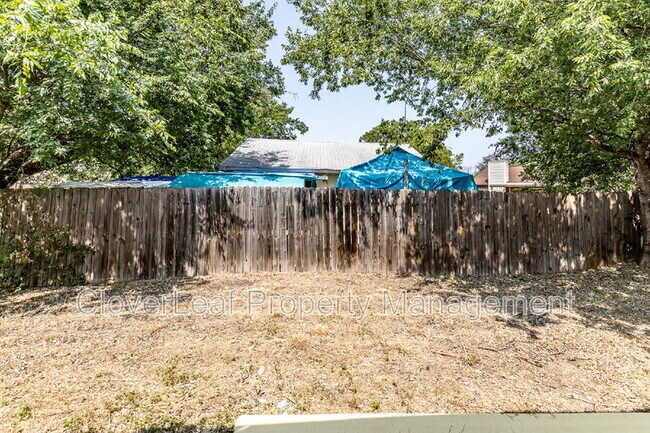 Building Photo - 3613 Candle Ridge Dr