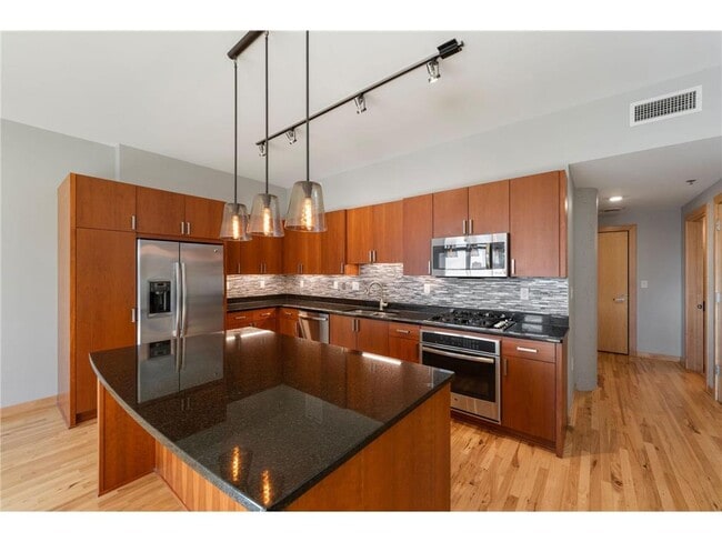 Building Photo - 1120 S 2nd St