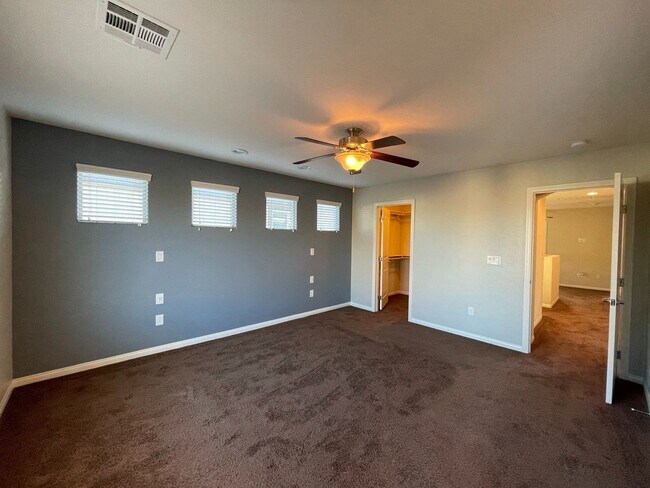 Building Photo - 3-Bedroom Home in Southwest Las Vegas – En...