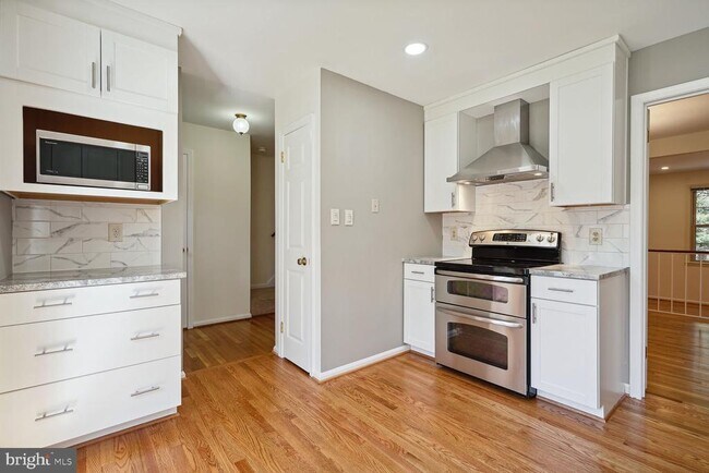 Building Photo - 3162 Borge St