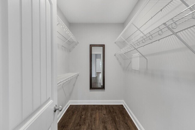 Building Photo - Large 4 bedroom home available now!