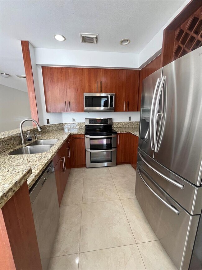Building Photo - 7109 SW 166th Pl