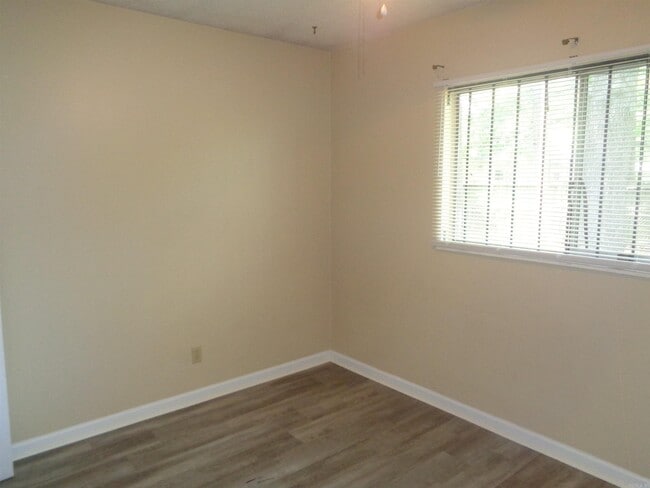 Building Photo - 7712 Impala Dr