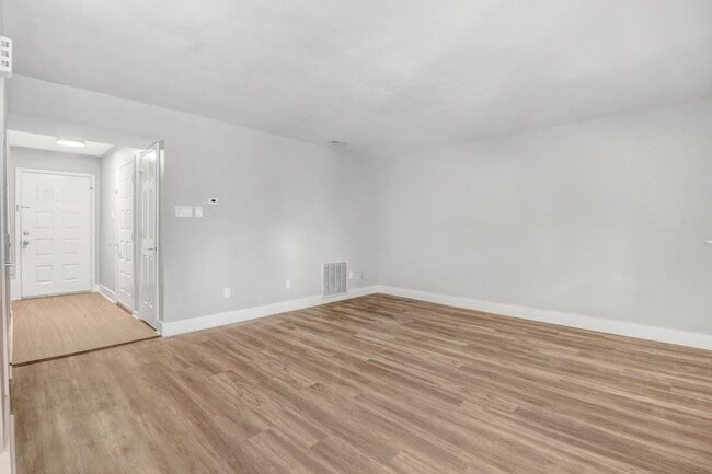 Building Photo - RENOVATED 2 BR | 2 BA Townhome in Goldsboro *less than 2 miles from SJAFB*