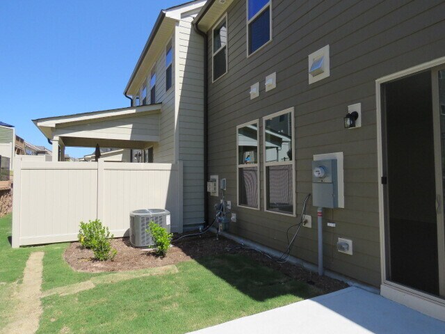 Building Photo - 114 White Crane Ct