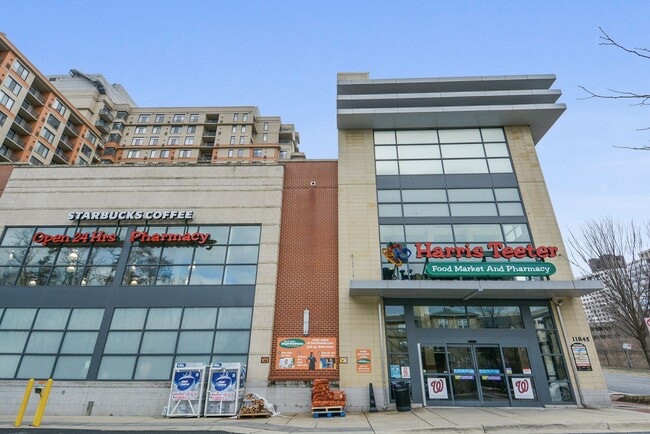 Building Photo - Luxury 2BD/2BA in The Gallery - Across from PIKE & ROSE + White Flint Metro