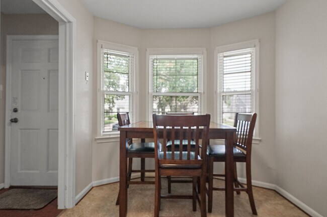 Building Photo - Charming 3-Bedroom Home with Finished Basement in Royal Oak