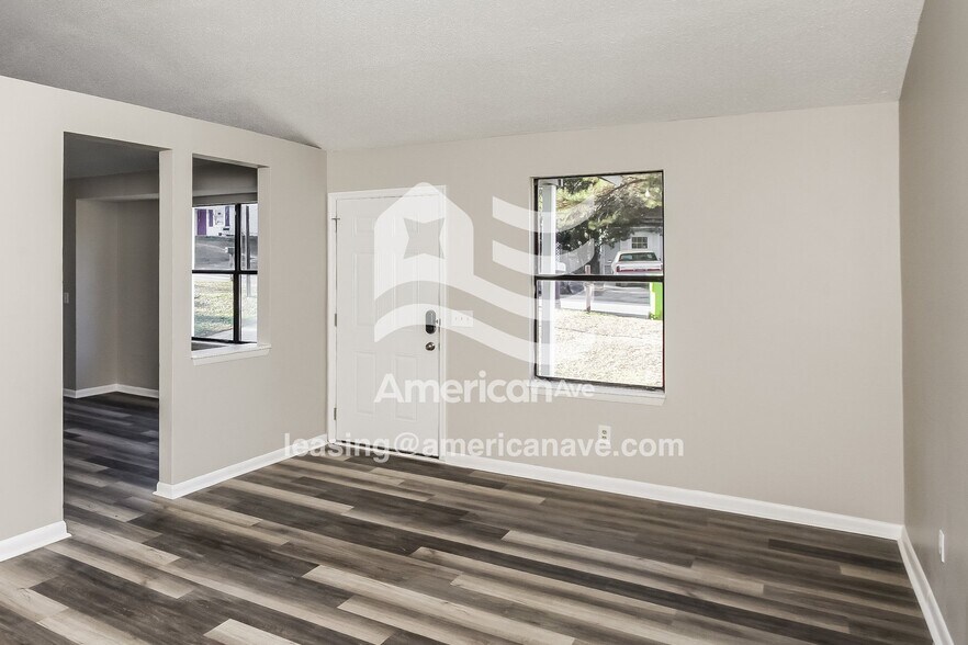 Building Photo - 244 Jadetree Dr