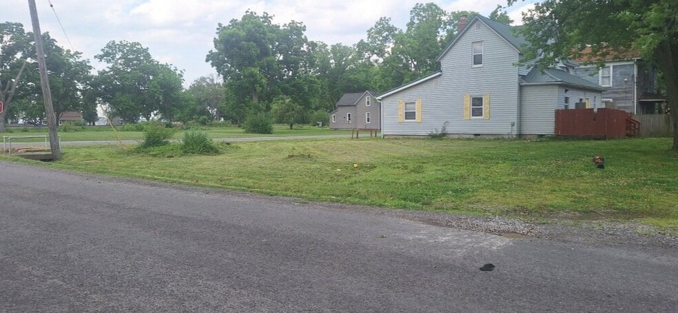 Building Photo - 26 E 1st St