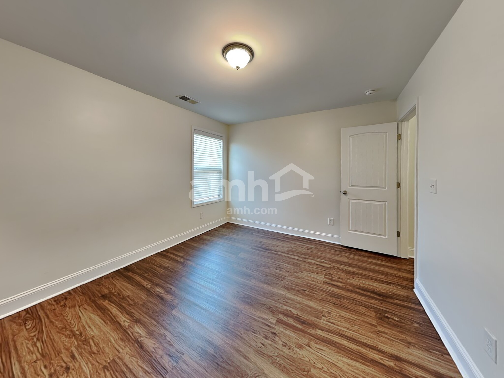 Building Photo - 564 Whitebark Ln