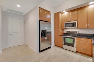 Building Photo - 701 S Olive Ave