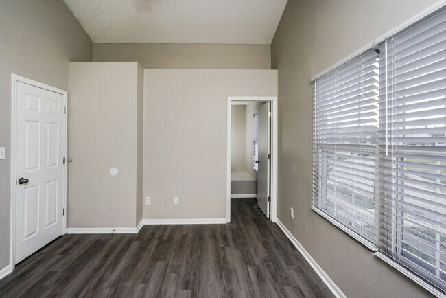 Building Photo - 6311 Hackel Dr