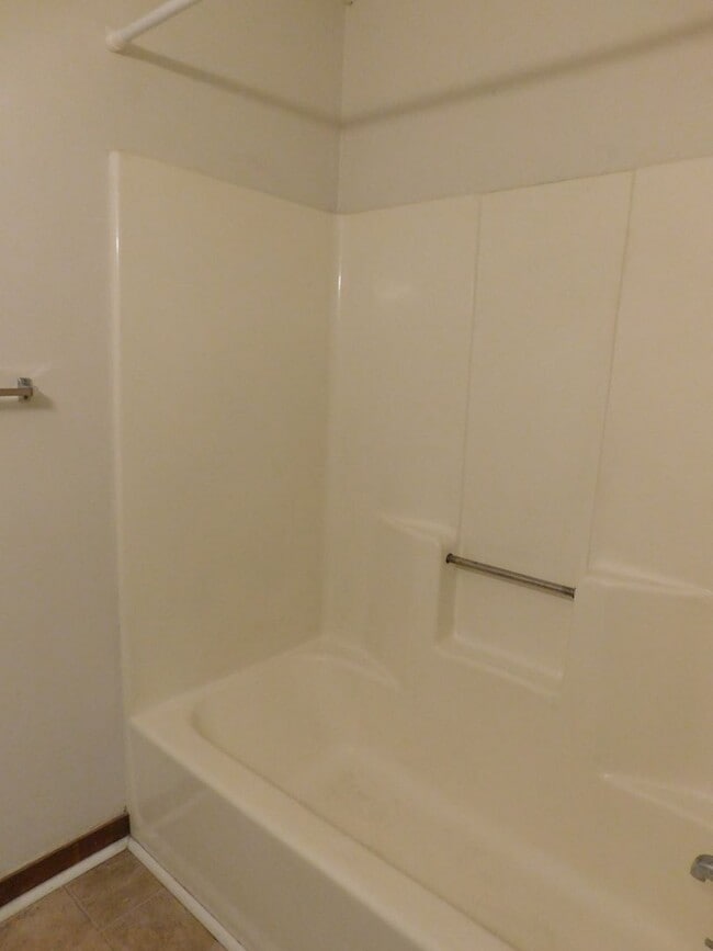 Building Photo - 1542 College Way