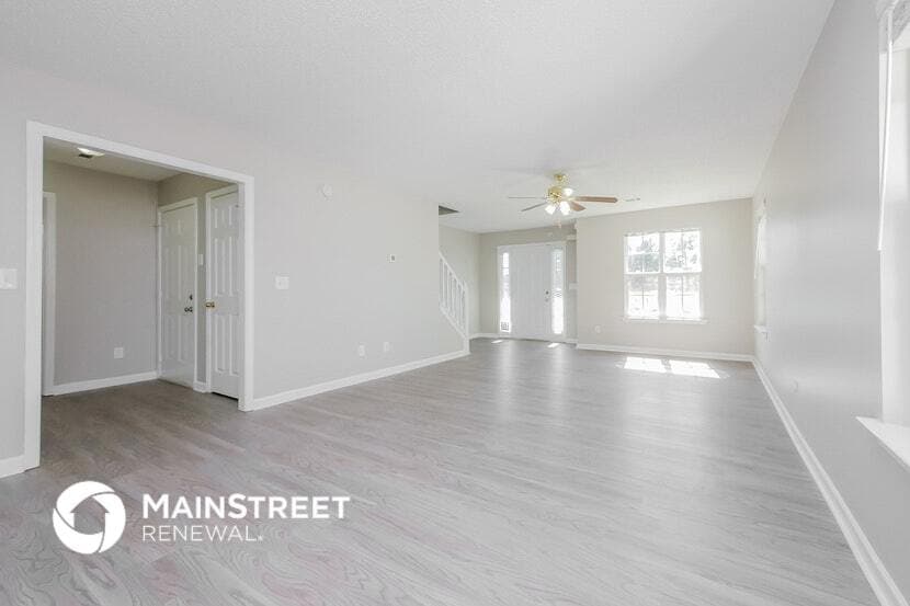 Building Photo - 6233 Hickory Ln Cir