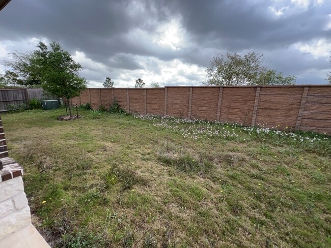 Building Photo - 5714 Caracara St