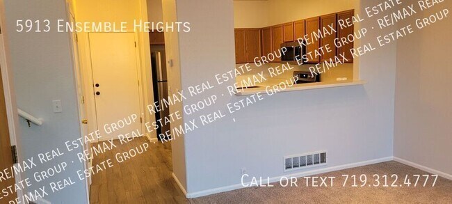 Building Photo - 5913 Ensemble Heights