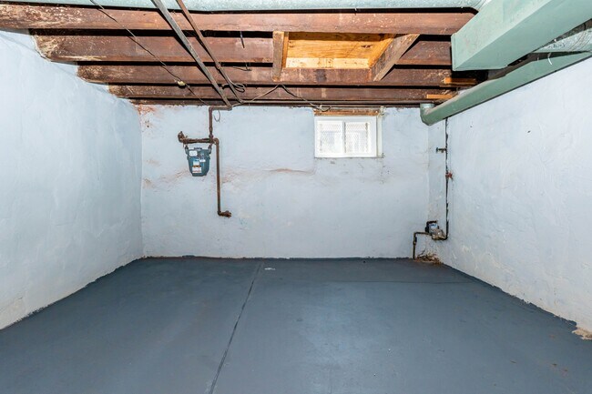 Building Photo - 2629 S Sheridan St