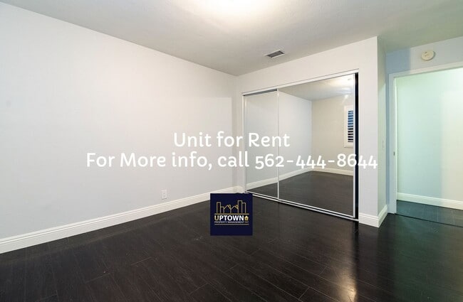 Building Photo - Townhome - 3 Bedrooms-2.5 Baths - South Gate