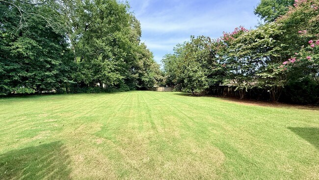 Building Photo - 113 Nobleton Ln NW