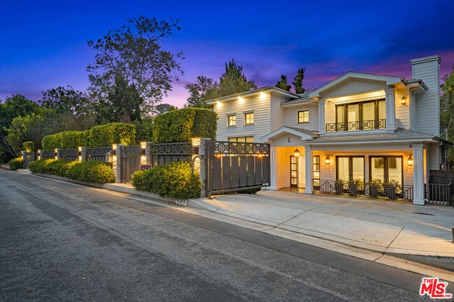 Primary Photo - 126 N Canyon View Dr