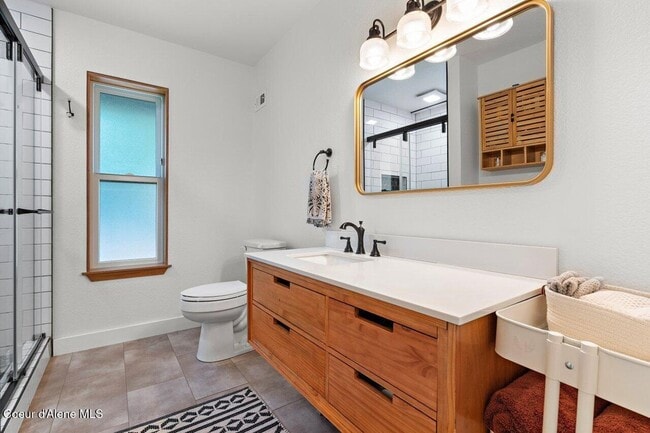 Building Photo - Great CDA Location!