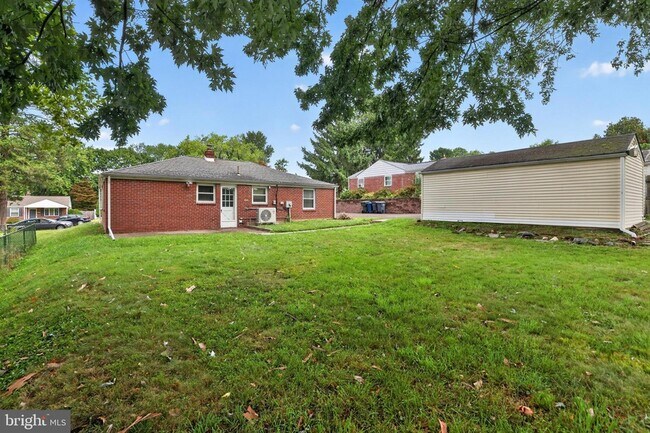 Building Photo - 1539 Reservoir Ave