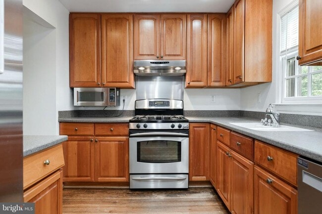 Building Photo - 8207 Cedar Landing Ct