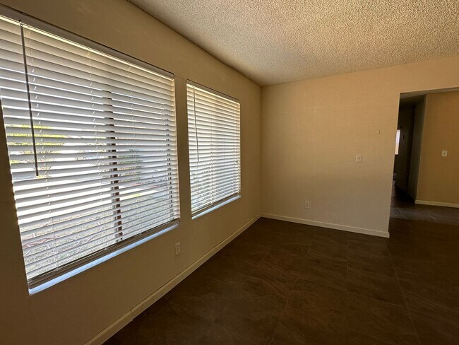 Building Photo - 4BD/2BA Home - Moreno Valley, CA 92557