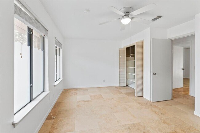 Building Photo - 11532 Spicewood Pkwy