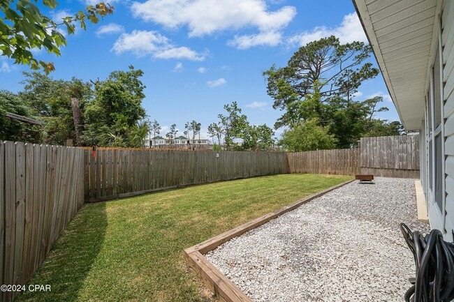 Building Photo - 205 Woodlawn Ct