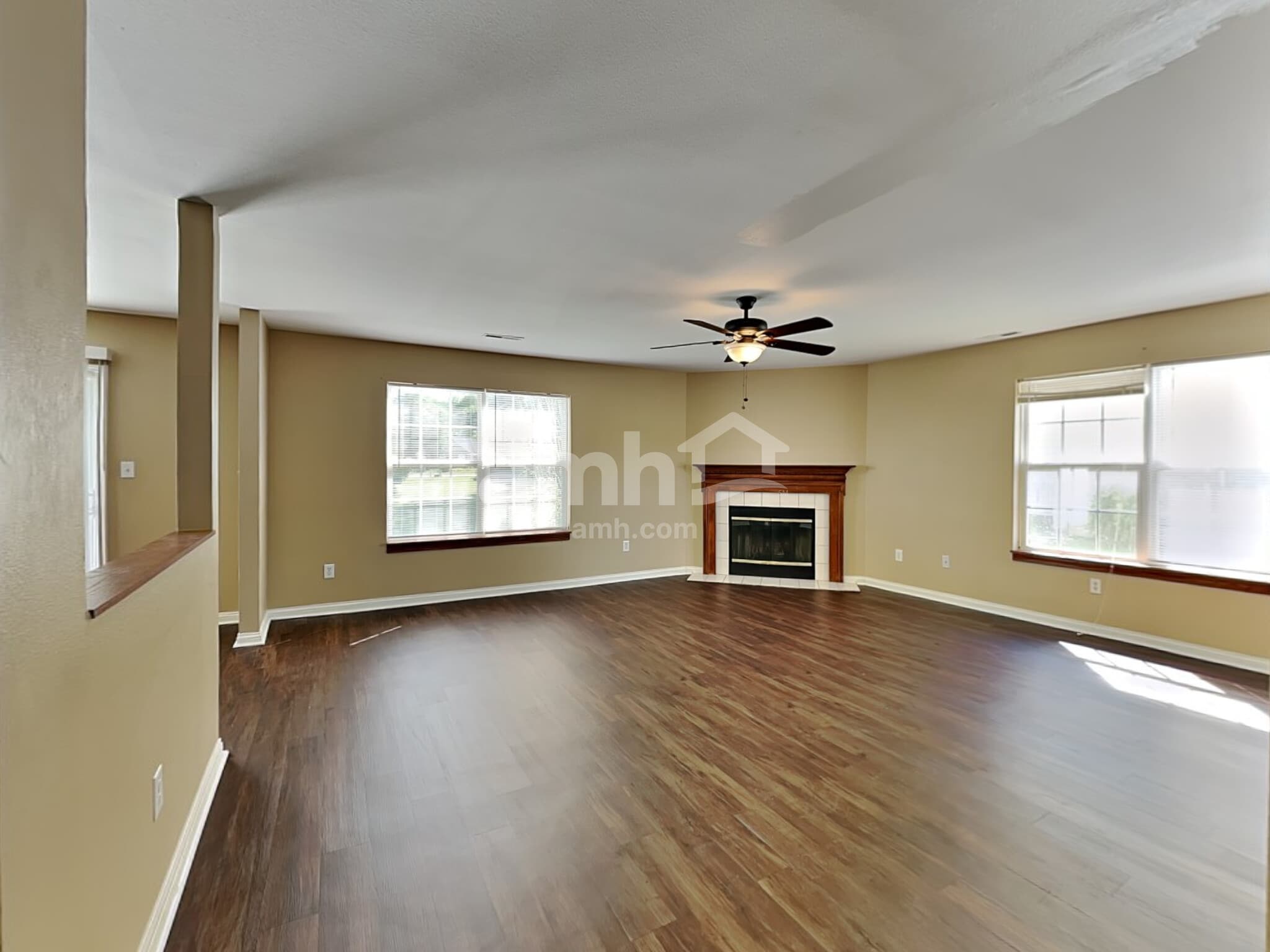 Building Photo - 977 Dorothy Dr