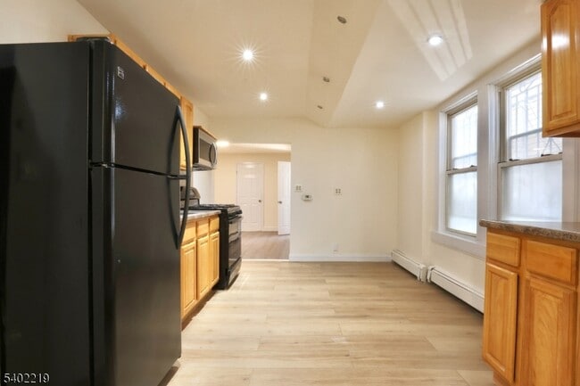 Building Photo - 859 Lafayette St