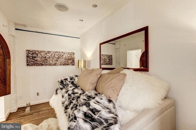 Building Photo - 1715 15th St NW