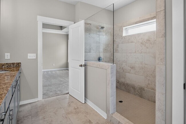 Building Photo - 4787 Wellesley Dr