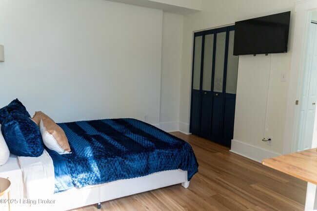 Building Photo - 1135 S 1st St