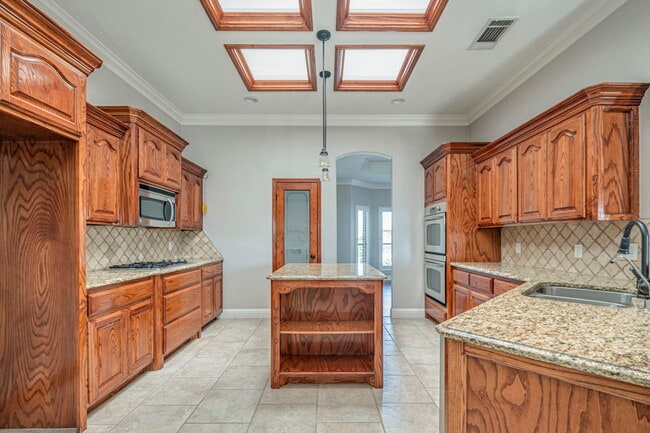 Building Photo - 2903 Savoy Pl