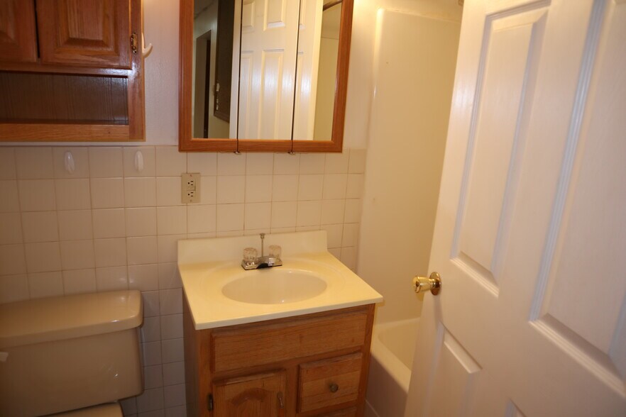 Building Photo - 442 3rd St