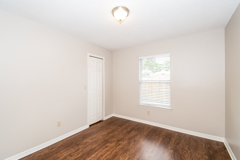 Building Photo - 8244 International Village Dr