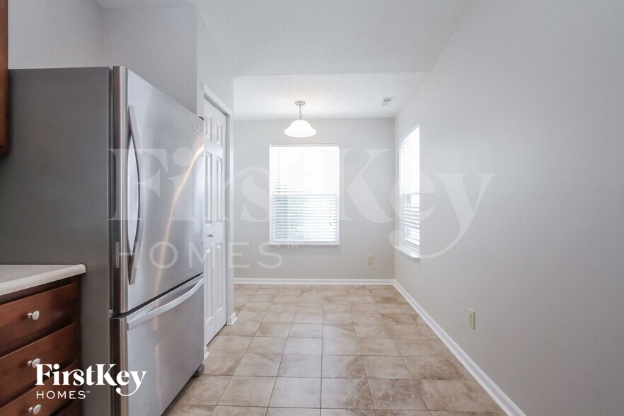 Building Photo - 1470 Bluestem Dr