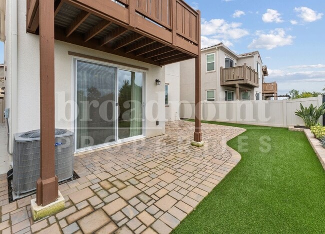 Building Photo - 1190 Via Candelas