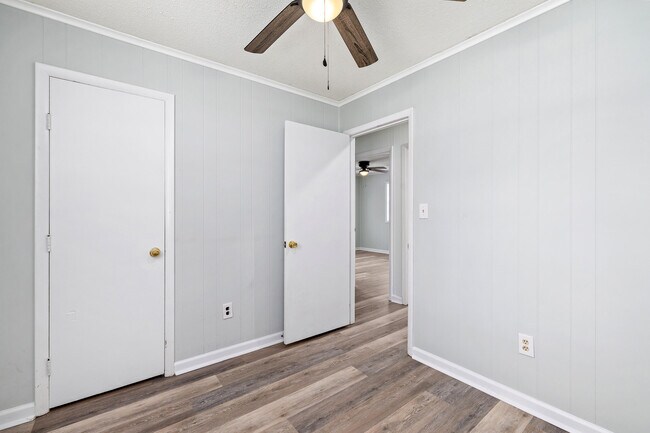 Building Photo - 3640 Lindella Rd