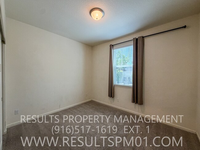 Building Photo - Beautiful Roseville 4 Bedroom Home