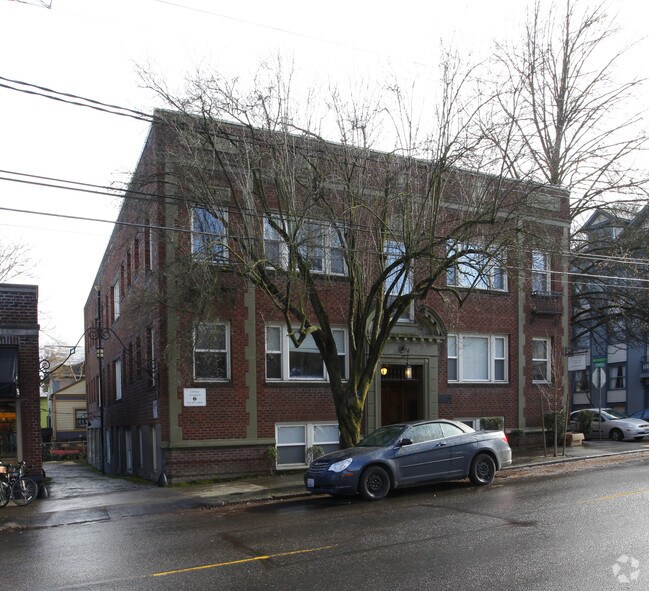 Building Photo - Rex Manor
