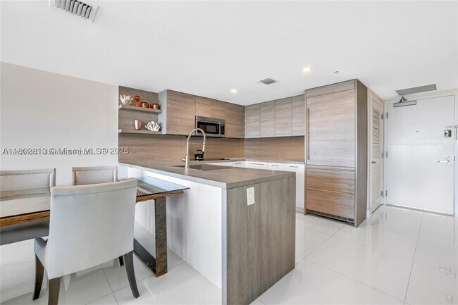 Building Photo - 400 Sunny Isles Blvd