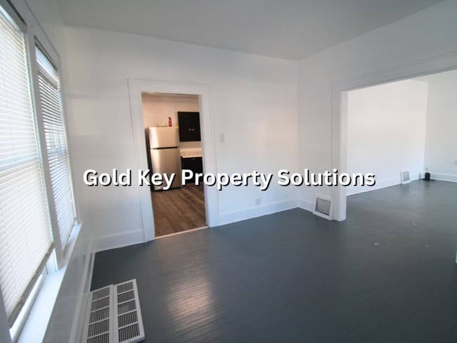 Building Photo - 631 High St