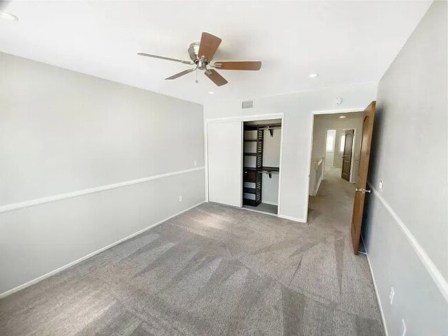 Building Photo - 5982 Birdie Dr